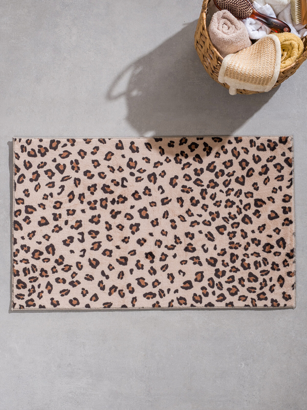 LCW HOME Leopard Print Bath Mat 50x80 cm - S6KE87Z8-F9C | LC Waikiki