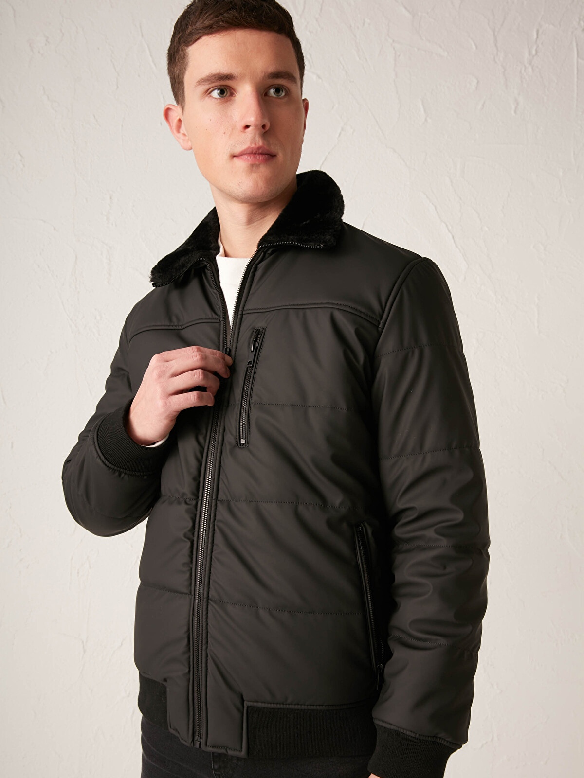 XSIDE Comfortable Fit Fur Neck Heavy Short Coat - 0W3357Z8-J0F