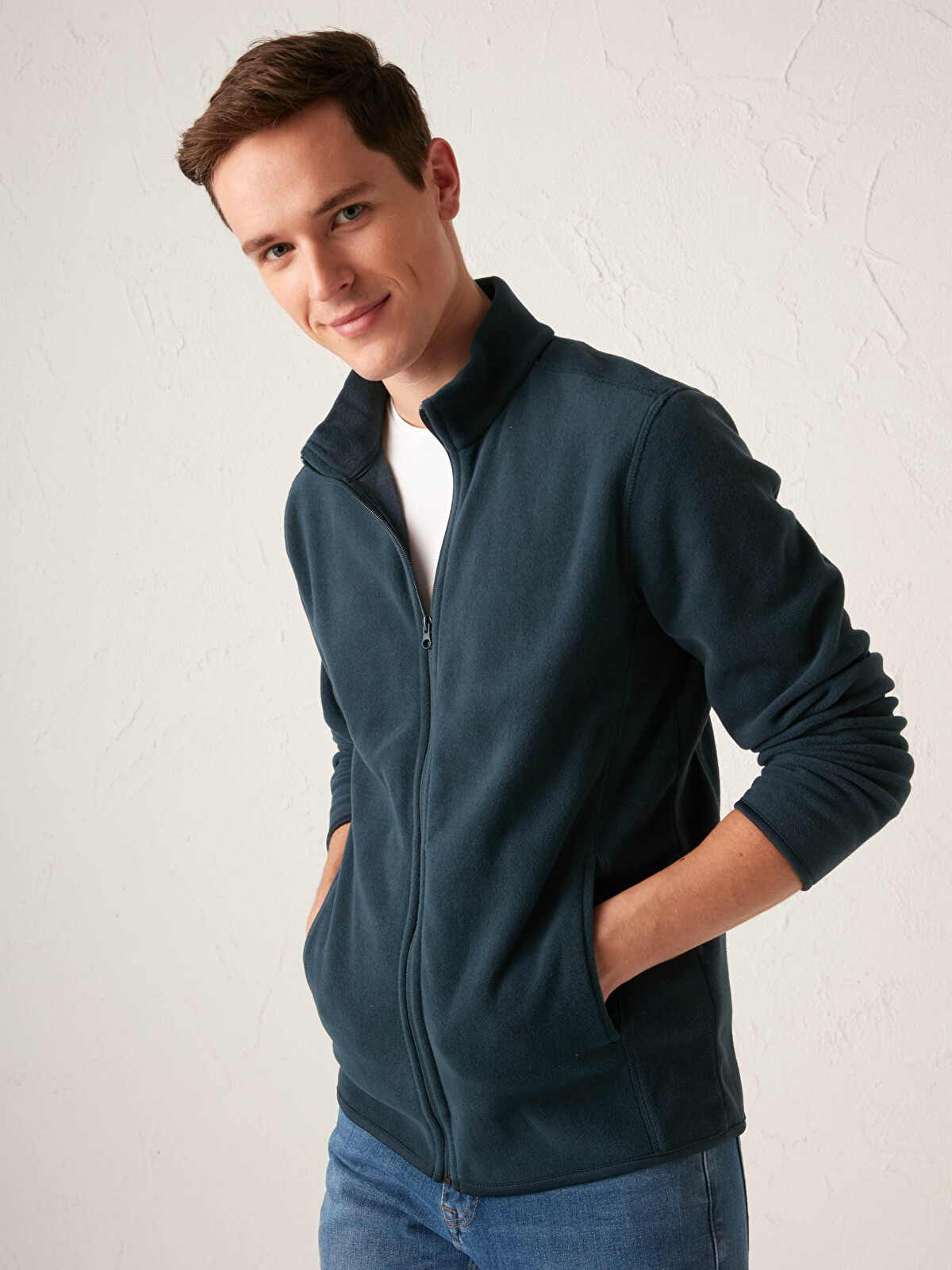 LCWAIKIKI Basic Vertical Collar Thick Fleece Cardigan - 0W6006Z8