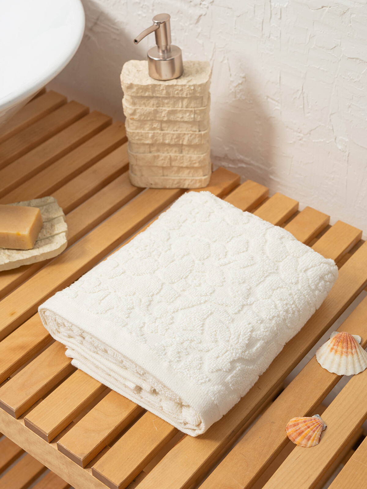 LCW HOME Jacquard Curl Face Towel 50x80 Cm - W1HY03Z8-SAT | LC Waikiki