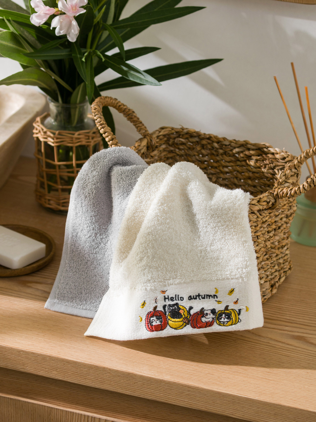 LCW HOME H12 Autumn Themed Embroidered Hand Towel Set 2 Pack 30x50