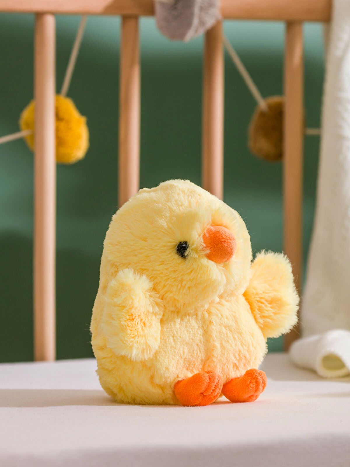 LCW HOME Civciv Figürlü Pelüş Bebek Kırlent 17 cm