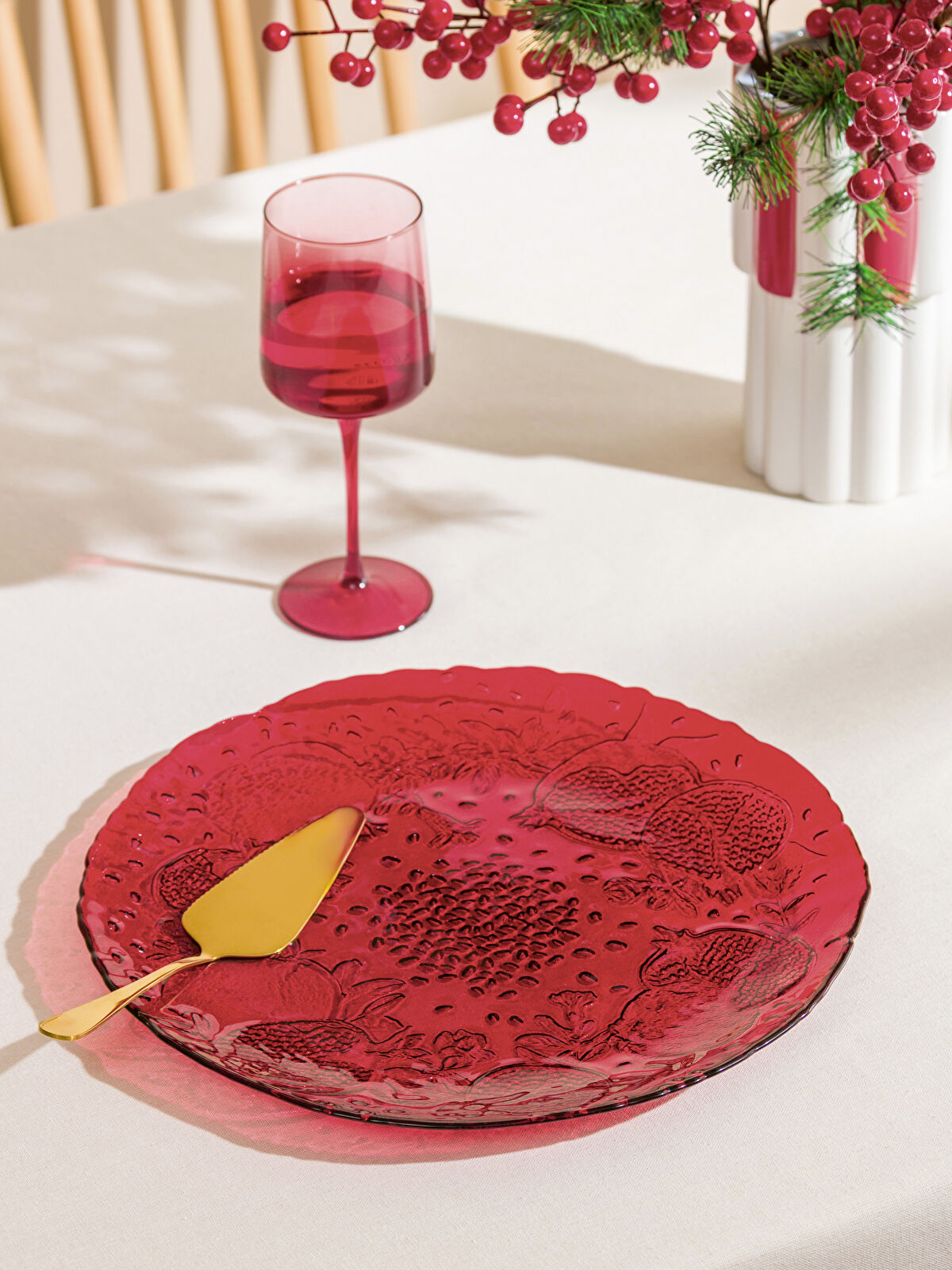 LCW HOME New Year Themed Glass Plate 32 cm - W5JA24Z8-YHV - LC Waikiki