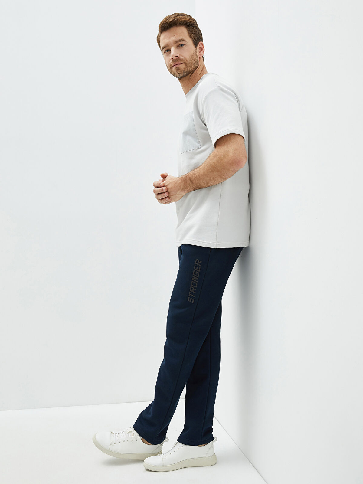 Standard Fit Printed Men's Sweatpants -W16912Z8-HGX - LC Waikiki