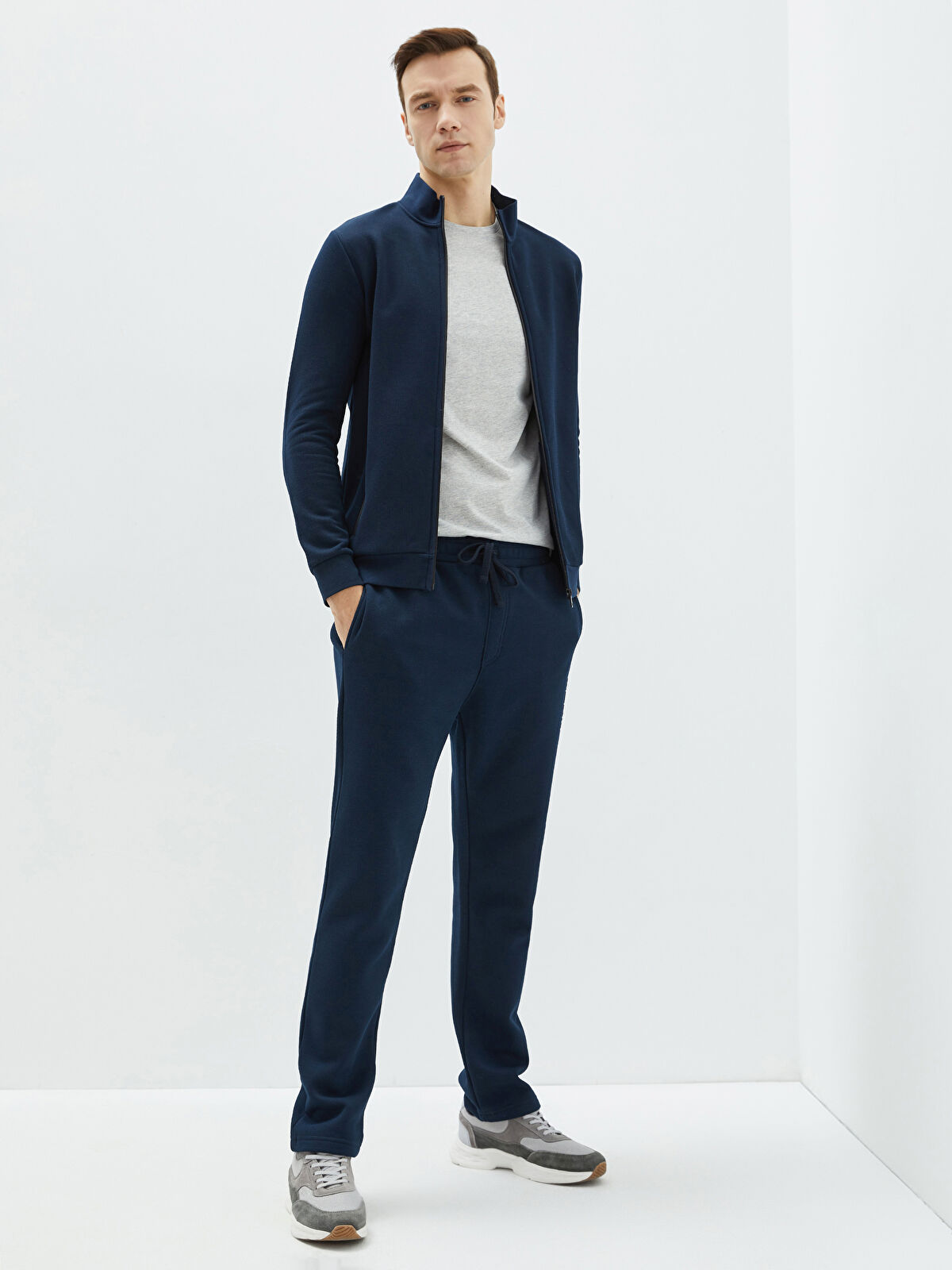 Standard Fit Printed Men's Sweatpants -W16912Z8-HGX - LC Waikiki