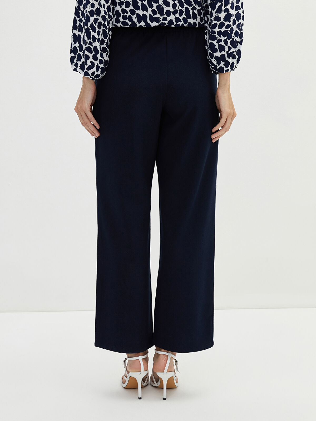 Elastic Waist Regular Pocket Detailed Women's Trousers