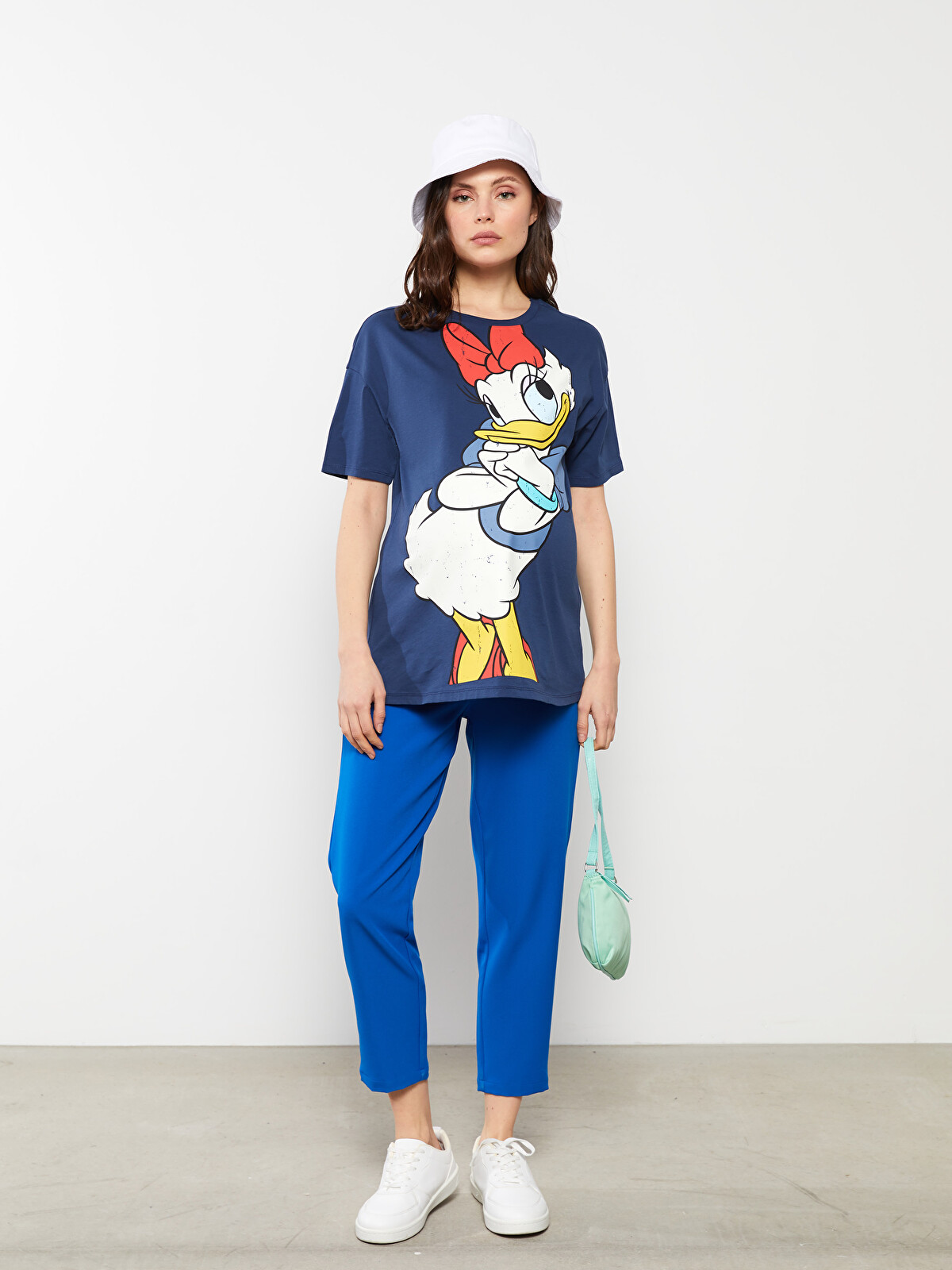 LCWAIKIKI Maternity Bisiklet Yaka Daisy Duck Baskılı Kısa Kollu