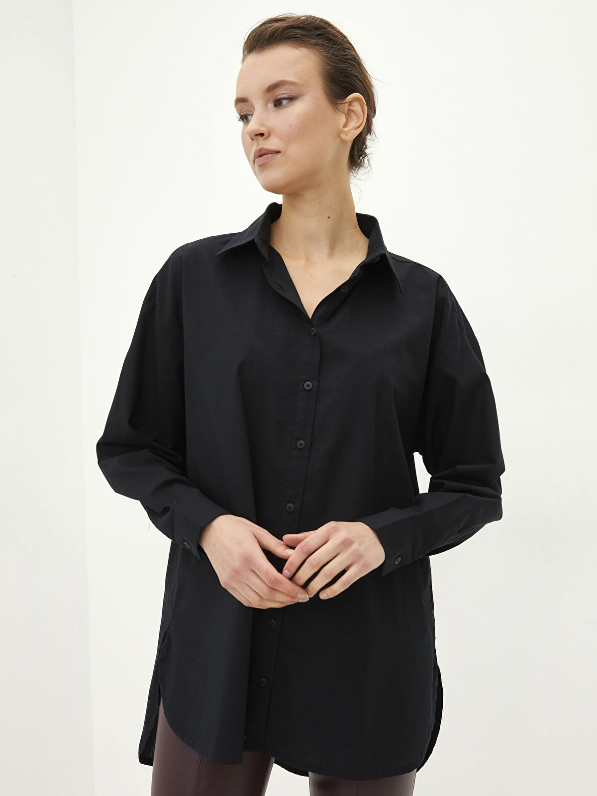 LCWAIKIKI Classic Siyah Önden Düğme Kapamalı Düz Uzun Kollu Poplin