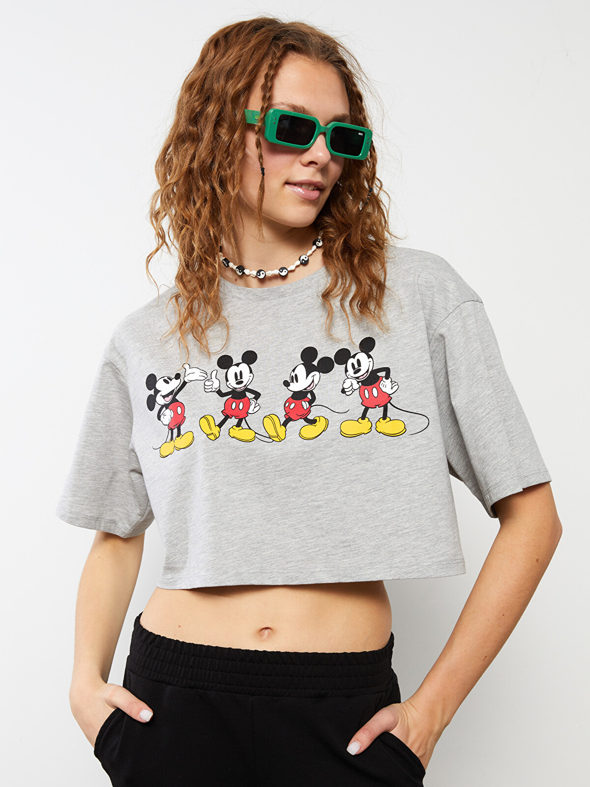 XSIDE Bisiklet Yaka Mickey Mouse Baskılı Kısa Kollu Kadın Crop