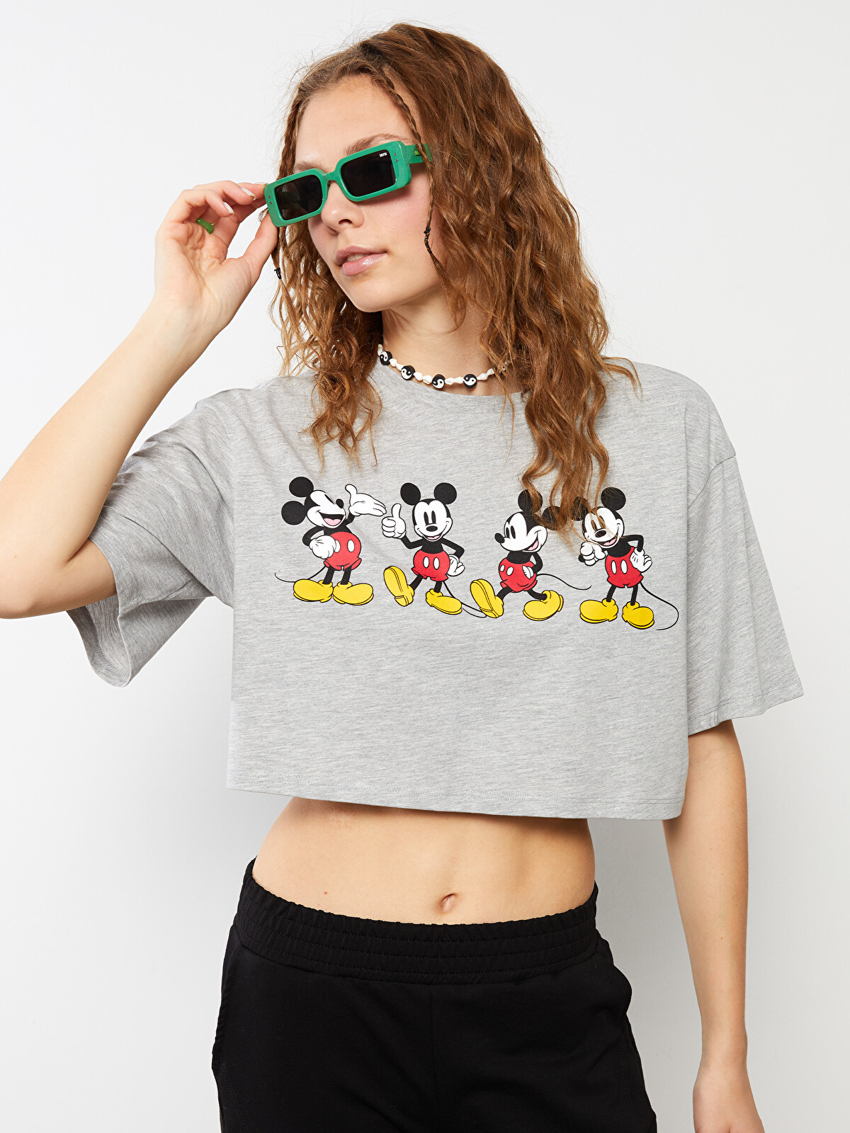 XSIDE Bisiklet Yaka Mickey Mouse Baskılı Kısa Kollu Kadın Crop