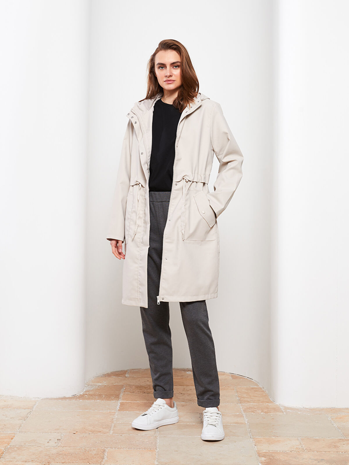 LCWAIKIKI Classic Kadın Kapüşonlu Düz Yağmurluk -W20056Z8-CTL | LCW