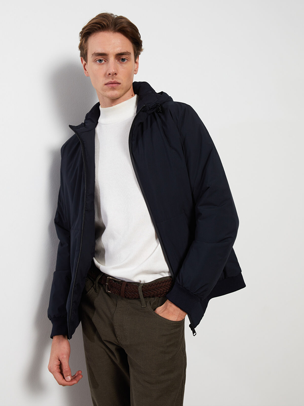 【関税込】 クラシックロゴフード - ブルー LCWAIKIKI Classic Standard Fit Hooded Men's Coat -W21793Z8
