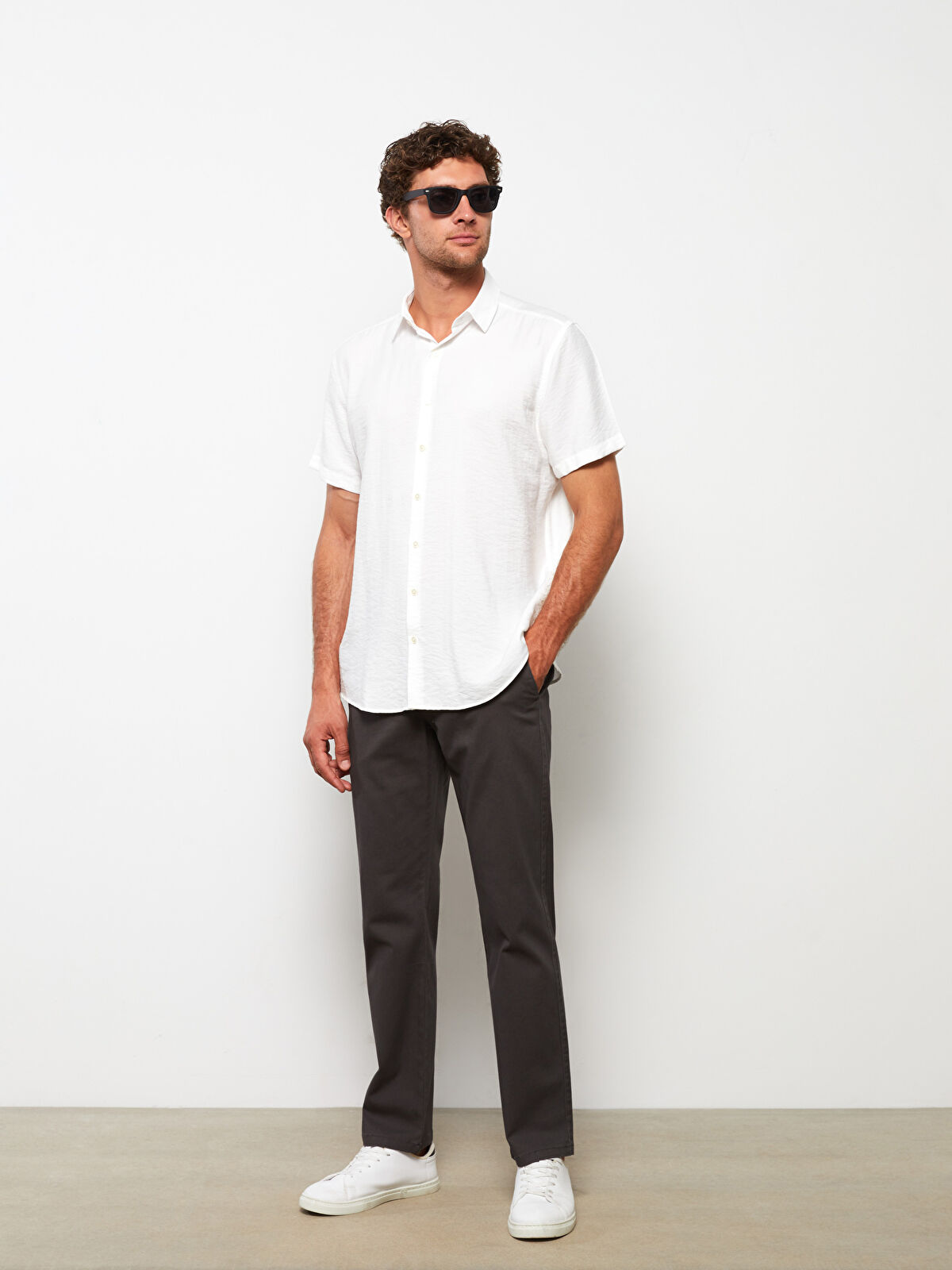LCWAIKIKI Classic Standard Fit Gabardine Men's Chino