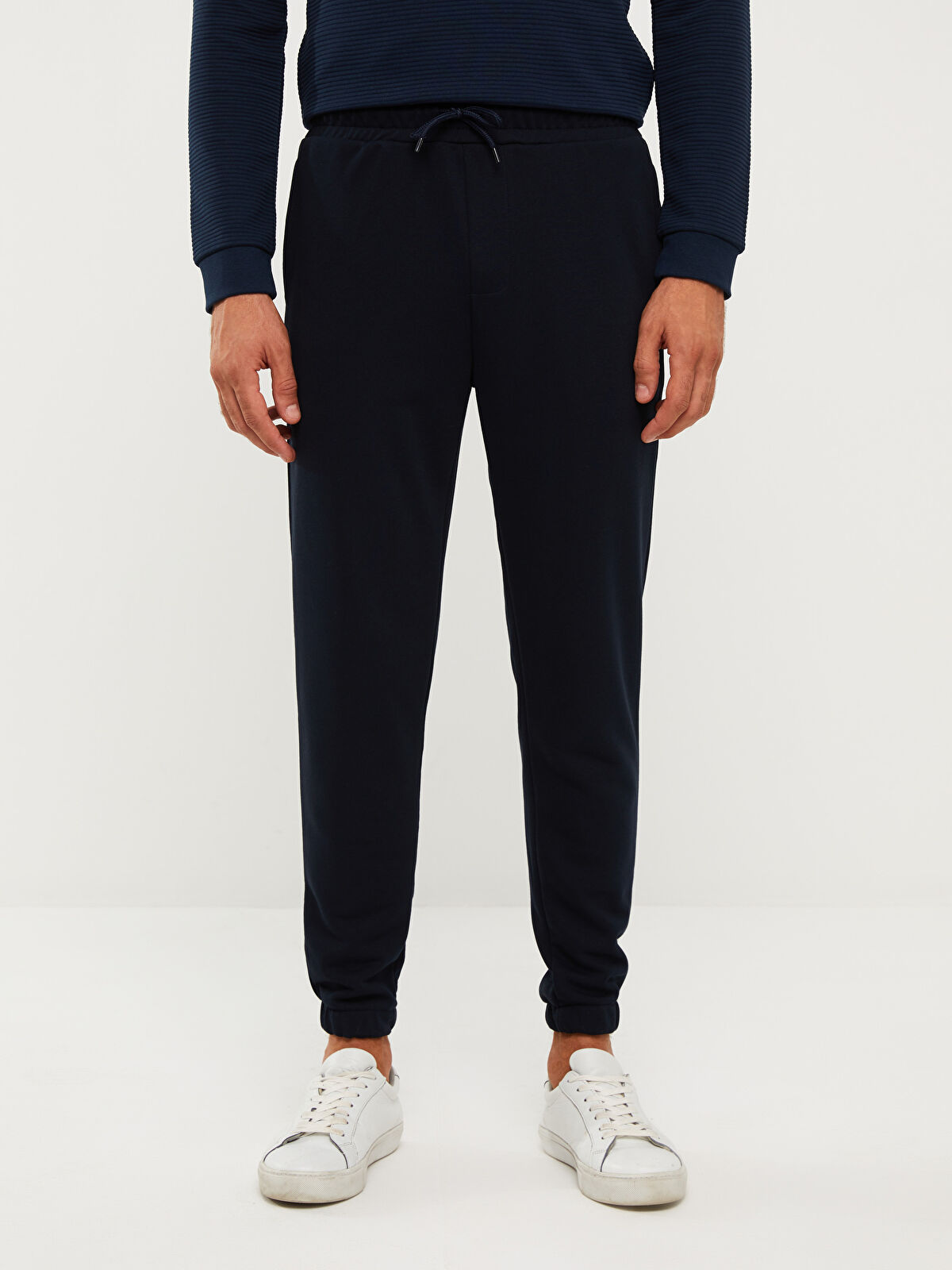 【新品タグ付】EPOCA UOMO　パンツ　48　ネイビー系　総柄　日本製 国内初の直営店 新品タグ付】EPOCA UOMO 日本製 総柄 ネイビー系