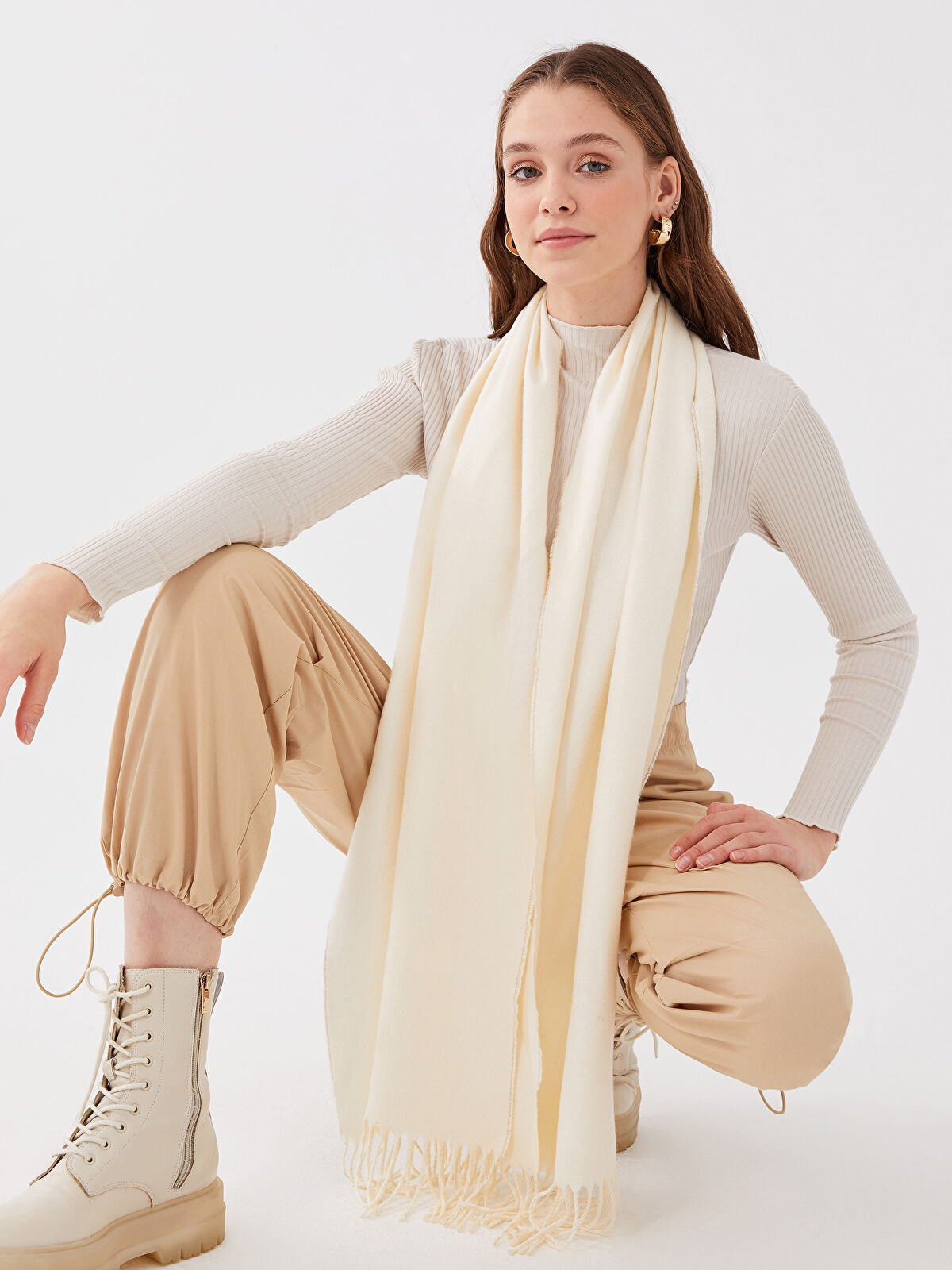 LCW ACCESSORIES Однотонный шарф с кисточками - W2BQ66Z8-FDP - LC