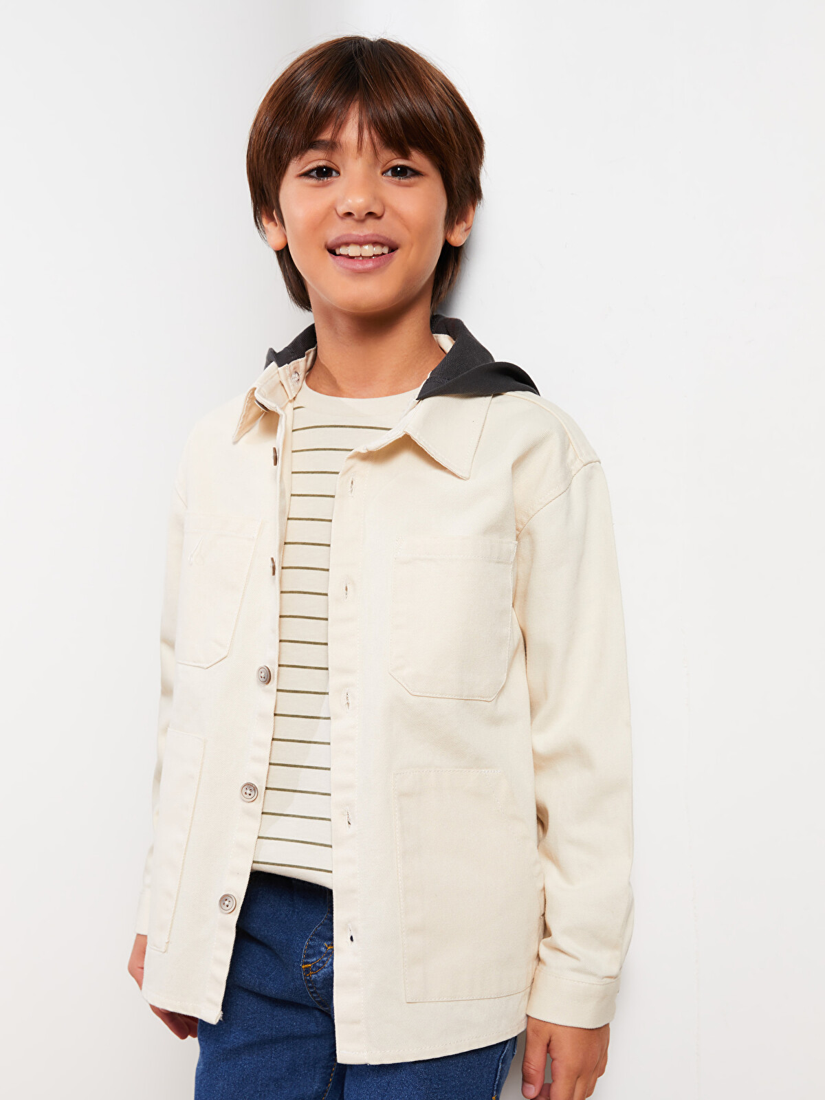トップス LEWIN / WHITE gadidanoniem LCW Kids Bej Kapüşonlu Basic Uzun Kollu Gabardin Erkek Çocuk