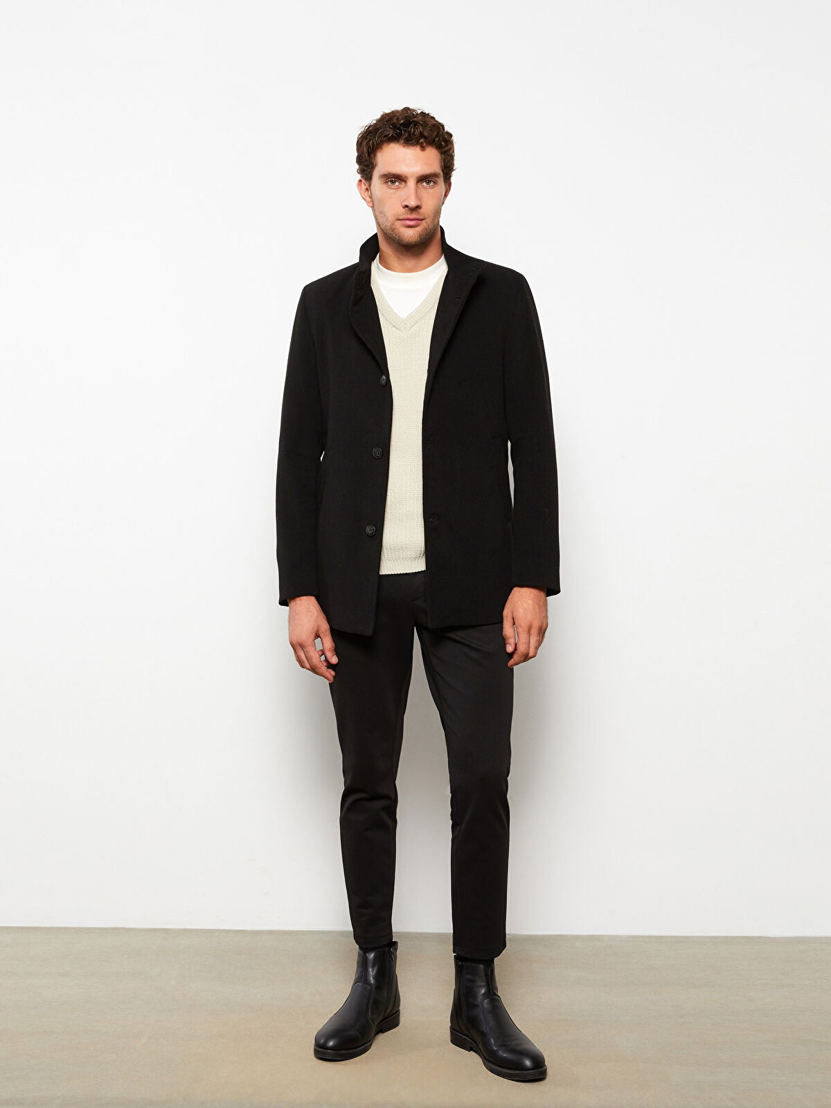 LCWAIKIKI Classic Siyah Standart Kalıp Dik Yaka Erkek Kaşe Kaban