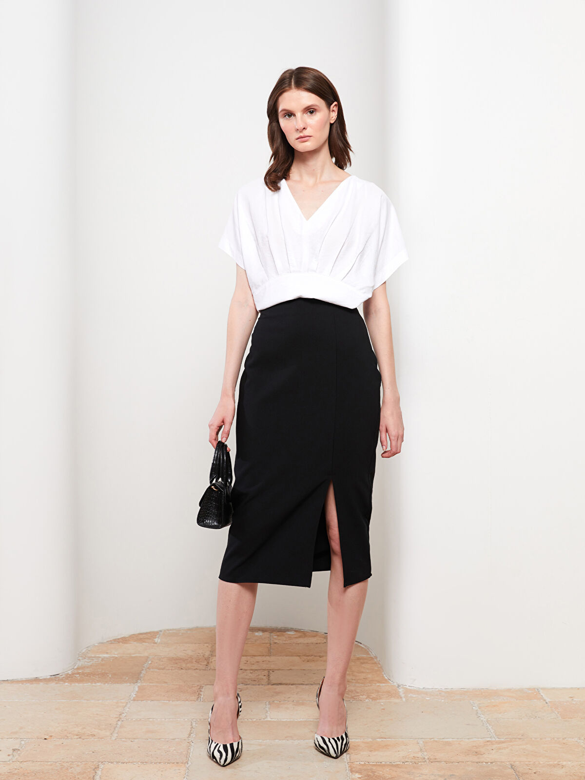LC Waikiki Women's Plain Skirt with Zippered Waist -W2G757Z8