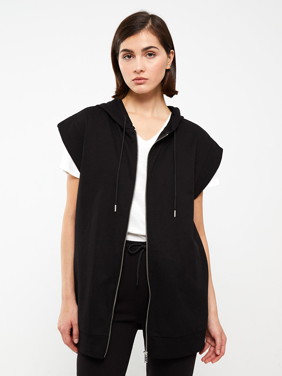 LCWAIKIKI Basic Kapüşonlu Düz Kısa Kollu Oversize Kadın Spor Hırka