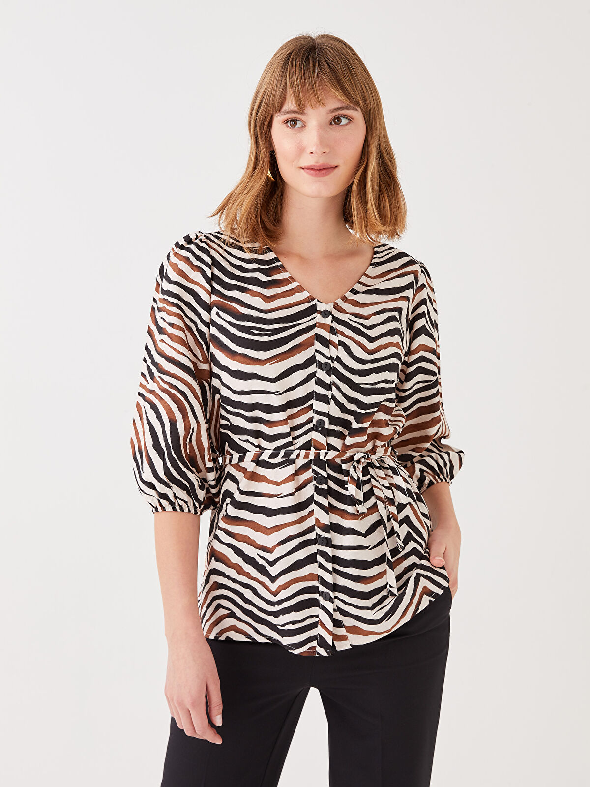 LCWAIKIKI Classic V-Neck Patterned Women's Blouse -S38411Z8