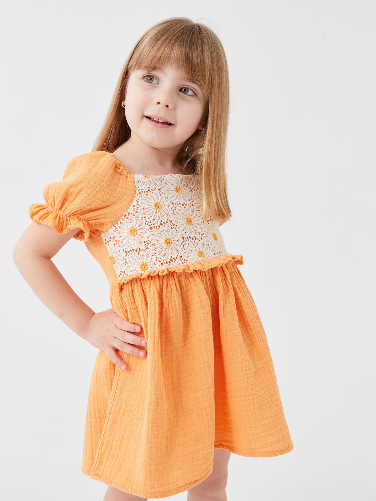 LCW baby Square Neck Lace Detailed Baby Girl Dress -S39335Z1