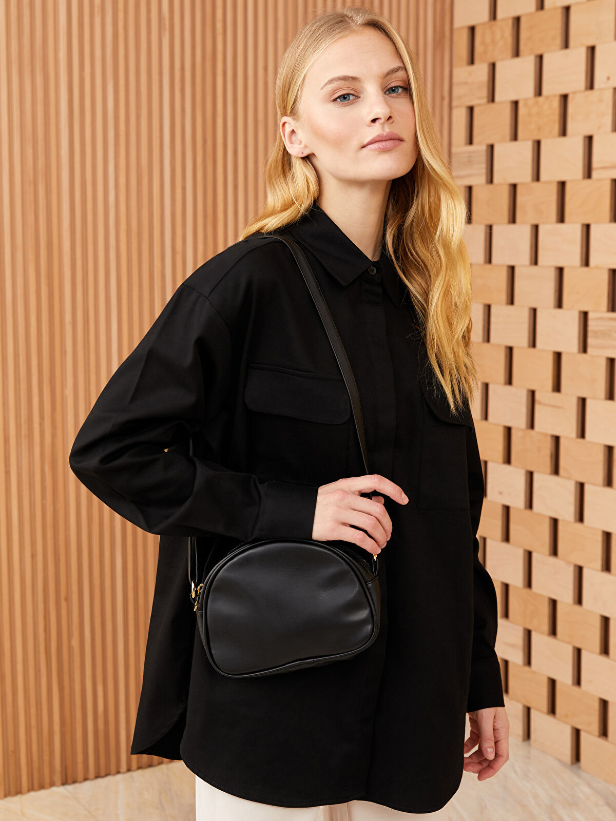 LCW ACCESSORIES Siyah Deri Görünümlü Kadın Çapraz Çanta - S3FL82Z8