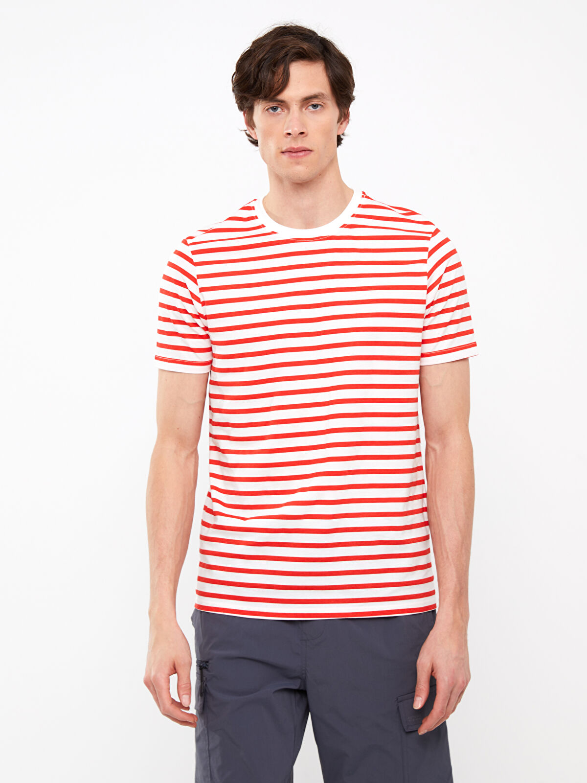 【THE MOZZ】Willy Unneck Striped T-Shirt Brain Dead: Men's Zig Zag Stripe SS Mockneck T-Shirt (Black
