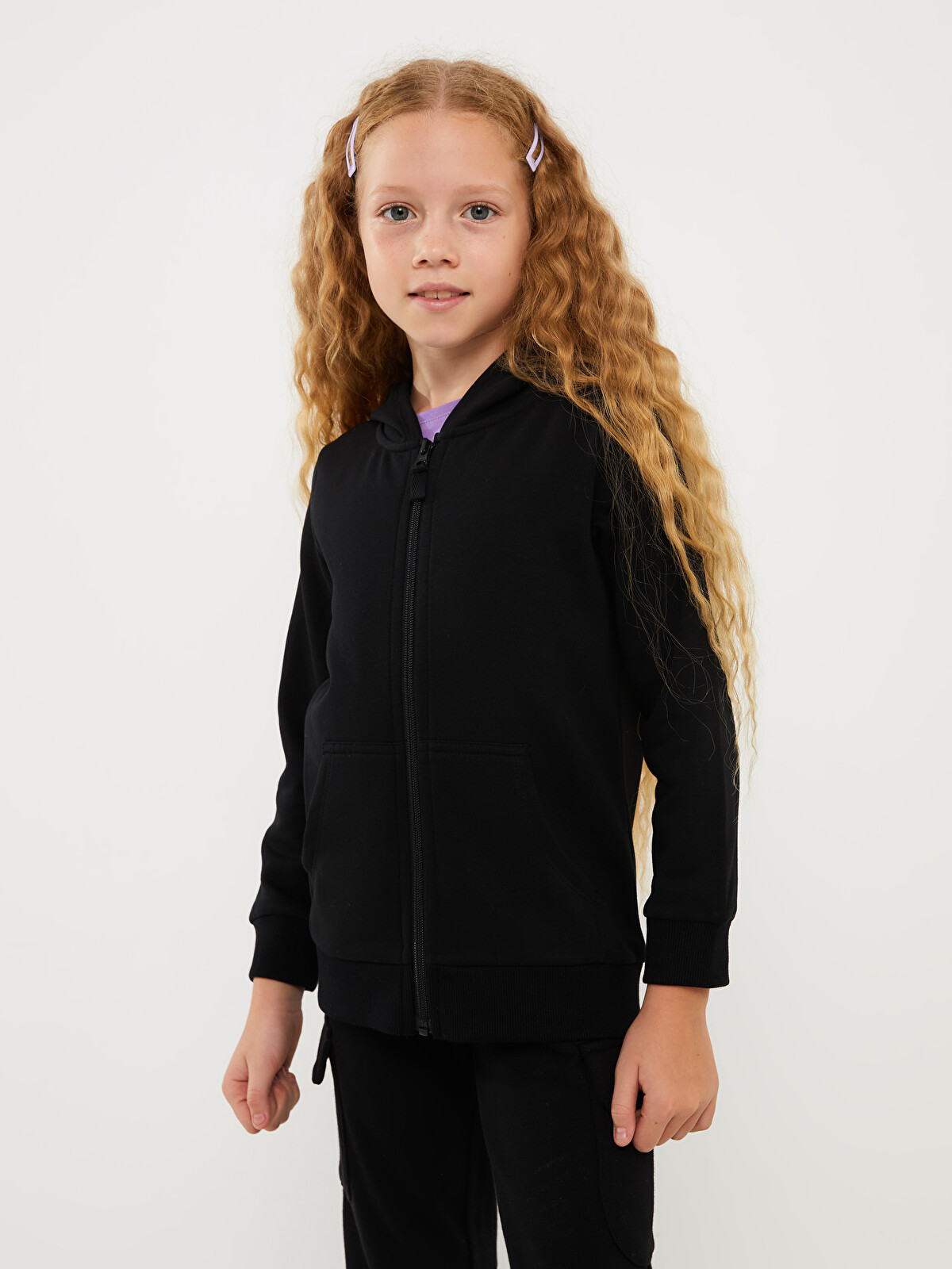 LCW Kids Siyah Kapüşonlu Basic Uzun Kollu Kız Çocuk Fermuarlı