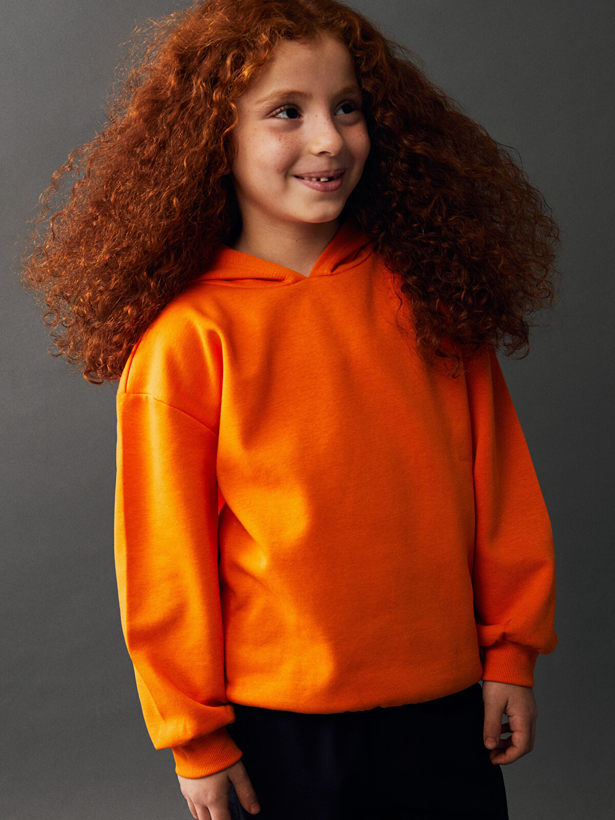 LCW Kids Basic Uzun Kollu Kız Çocuk Hoodie - W31921Z4-GEU | LC Waikiki