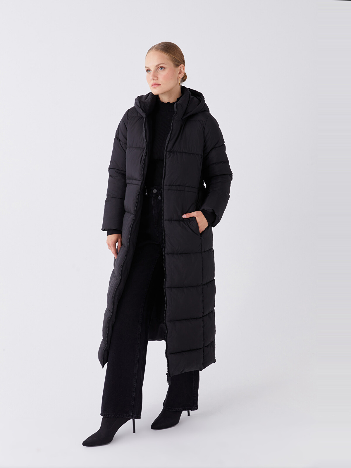 LCW Modest Kadın Kapüşonlu Düz Şişme Mont - W33318Z8-RQL | LCW