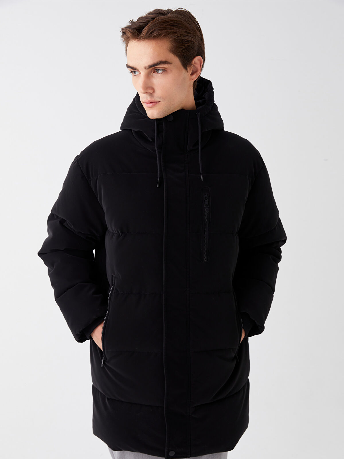 LCW Vision Siyah Rahat Kalıp Kapüşonlu Erkek Şişme Mont - W35089Z8