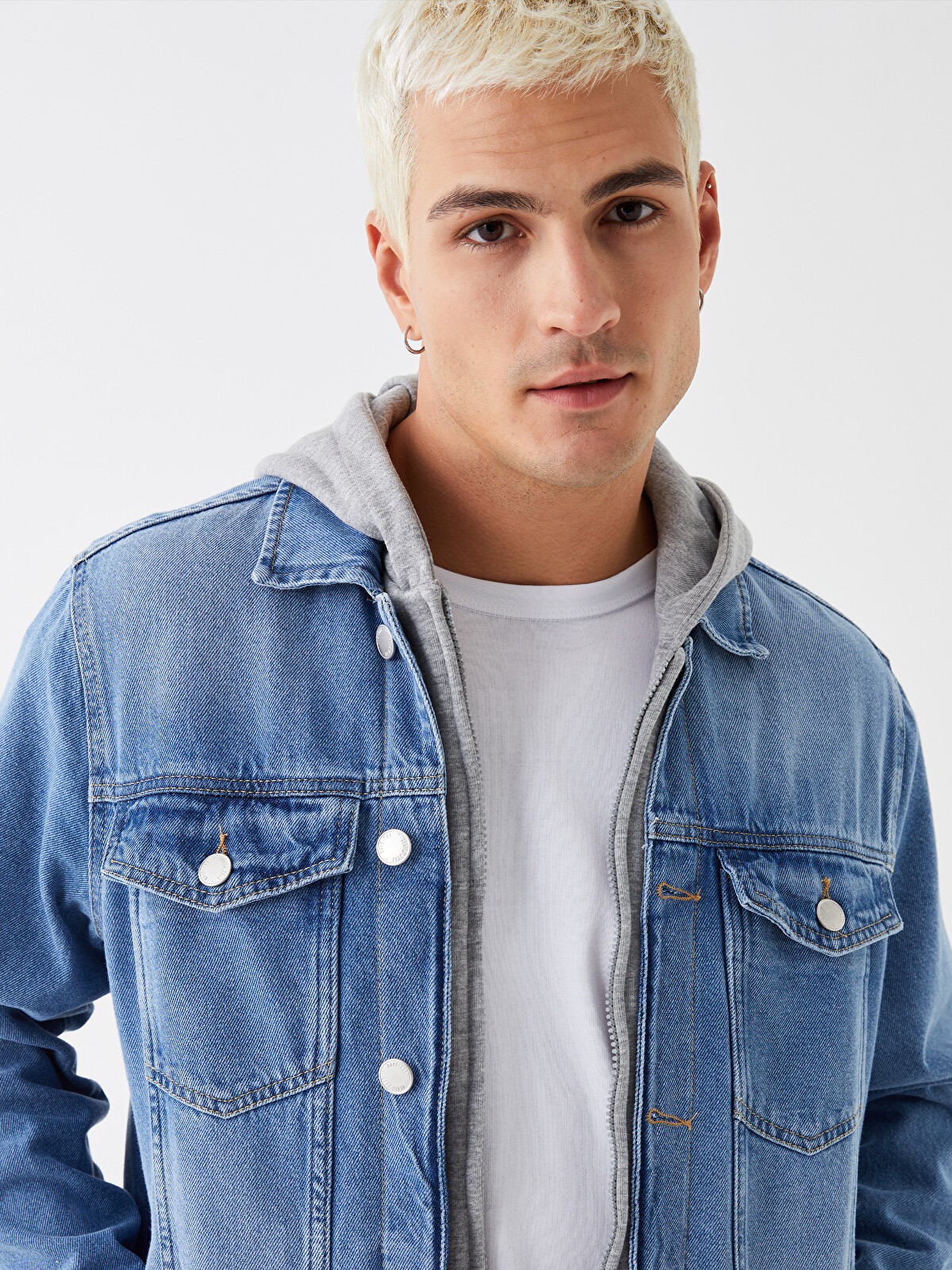 Giacca corta in denim, azzurro denim | Intrend