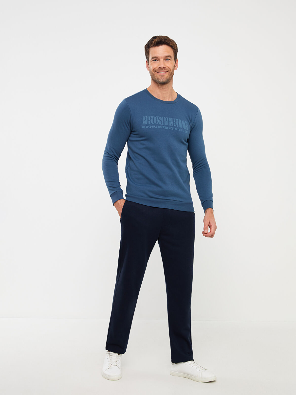 ルゥクページです LCWAIKIKI Classic Crew Neck Printed Men's Thick Sweatshirt