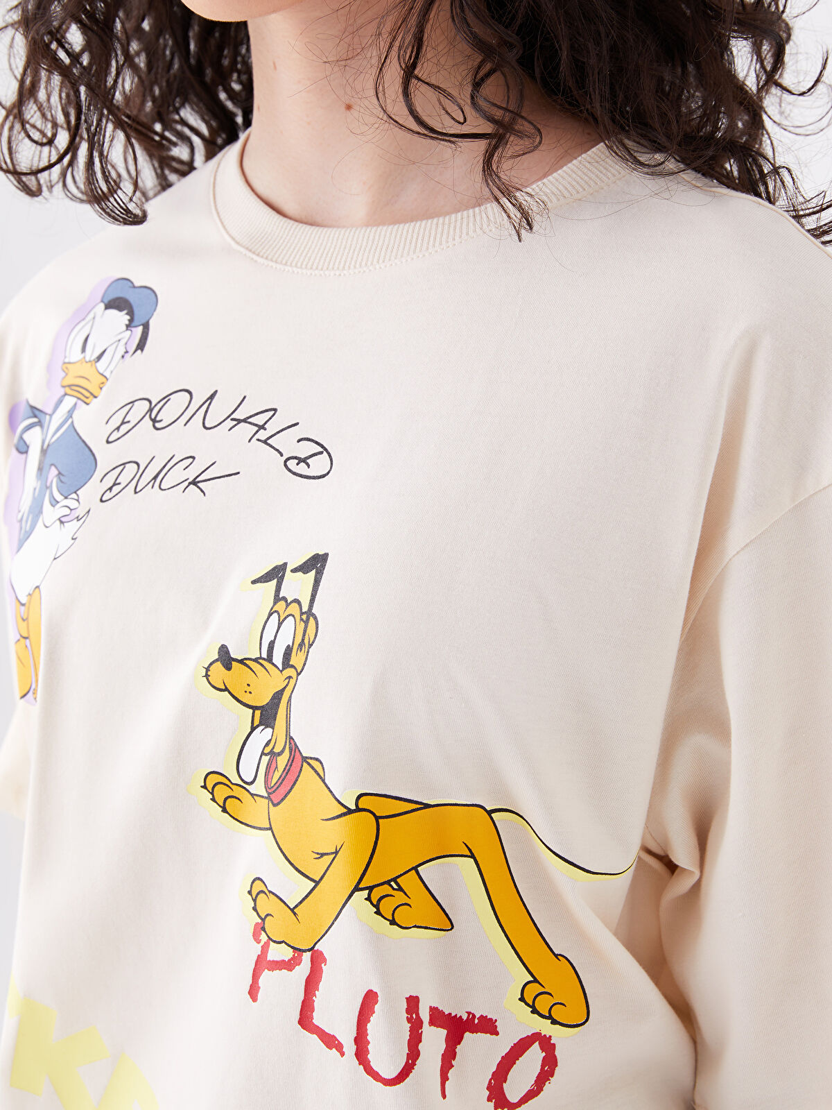 Bej Bisiklet Yaka Mickey ve Arkadaşları Baskılı Kısa Kollu