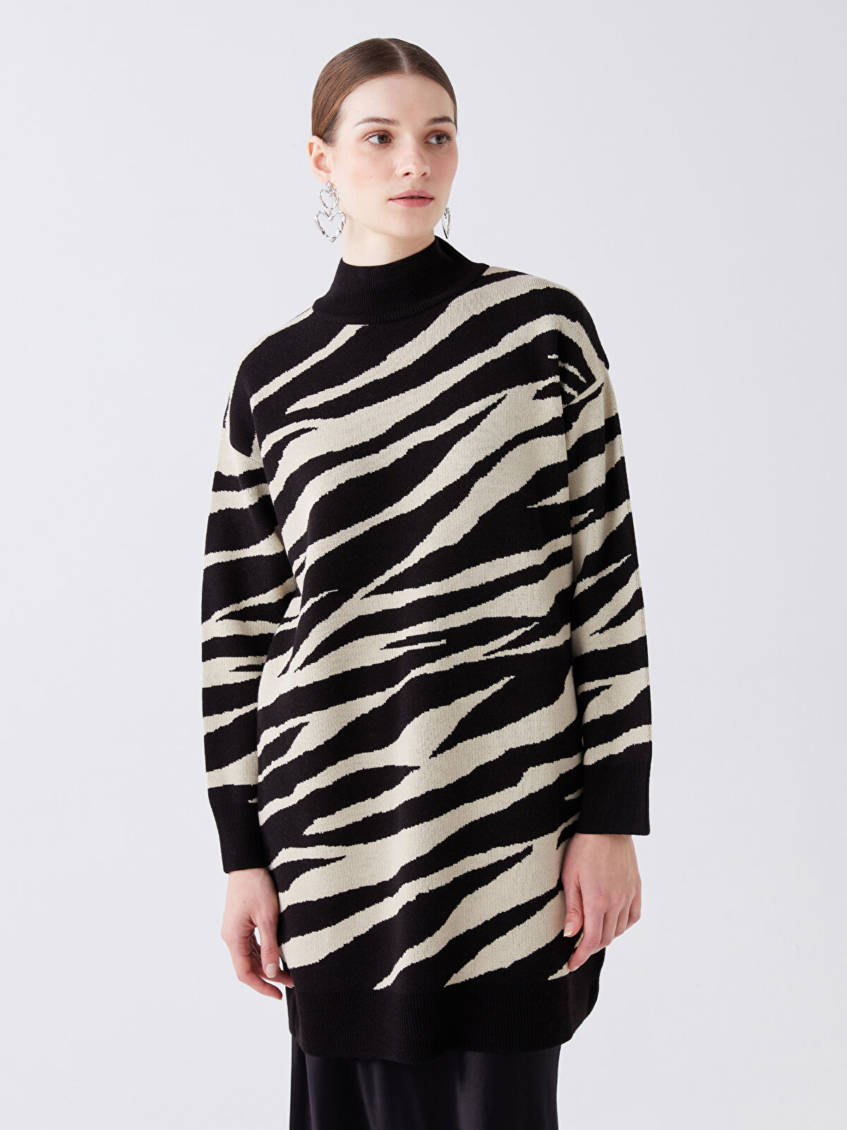 LCWAIKIKI Classic Zebra Desenli Yarım Balıkçı Yaka Kadın Triko