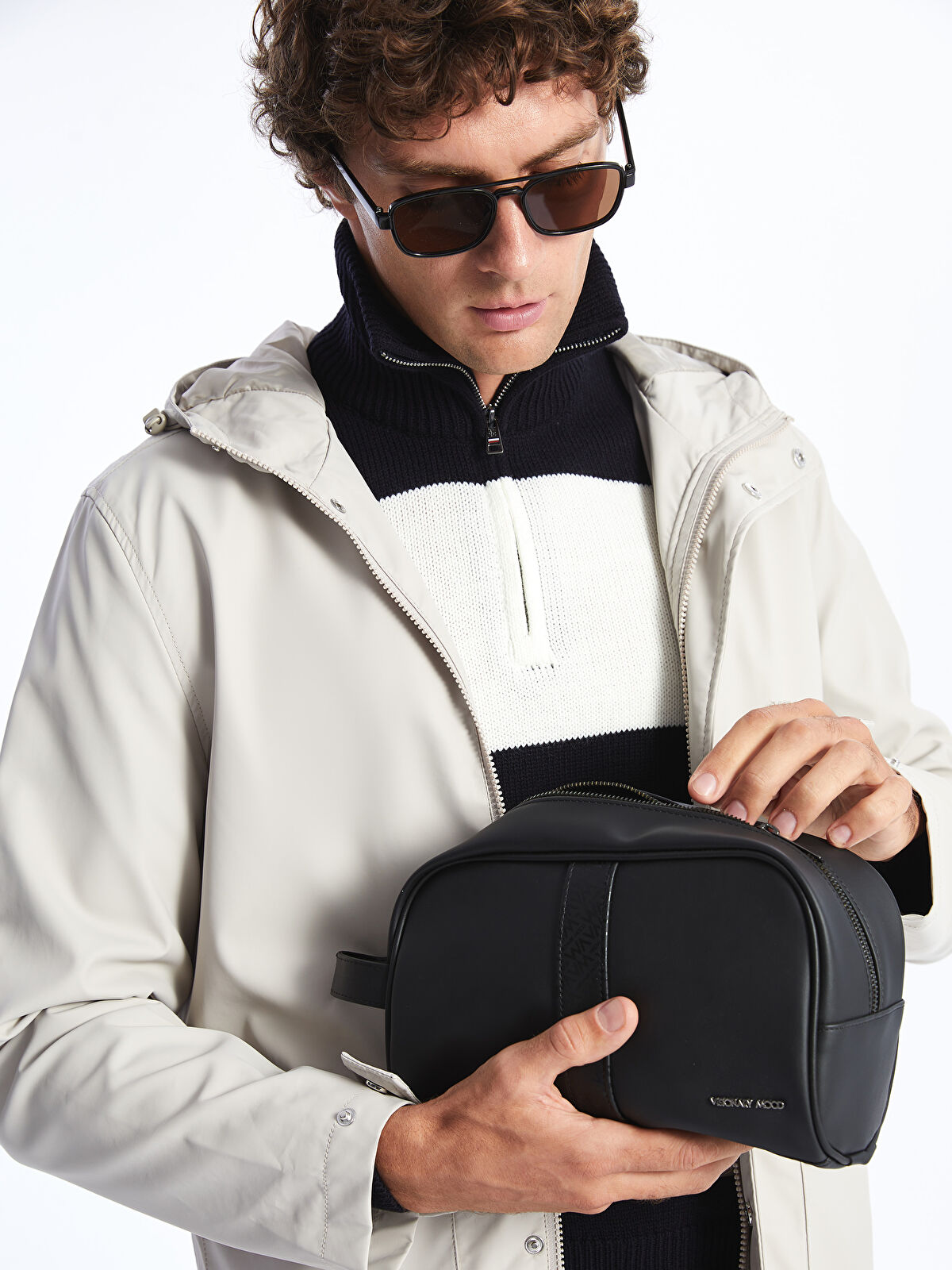 Leather Look Men's Hand Bag -W3H981Z8-HUC - LC Waikiki Leather Look Men's Hand Bag -W3H981Z8-HUC - LC Waikiki