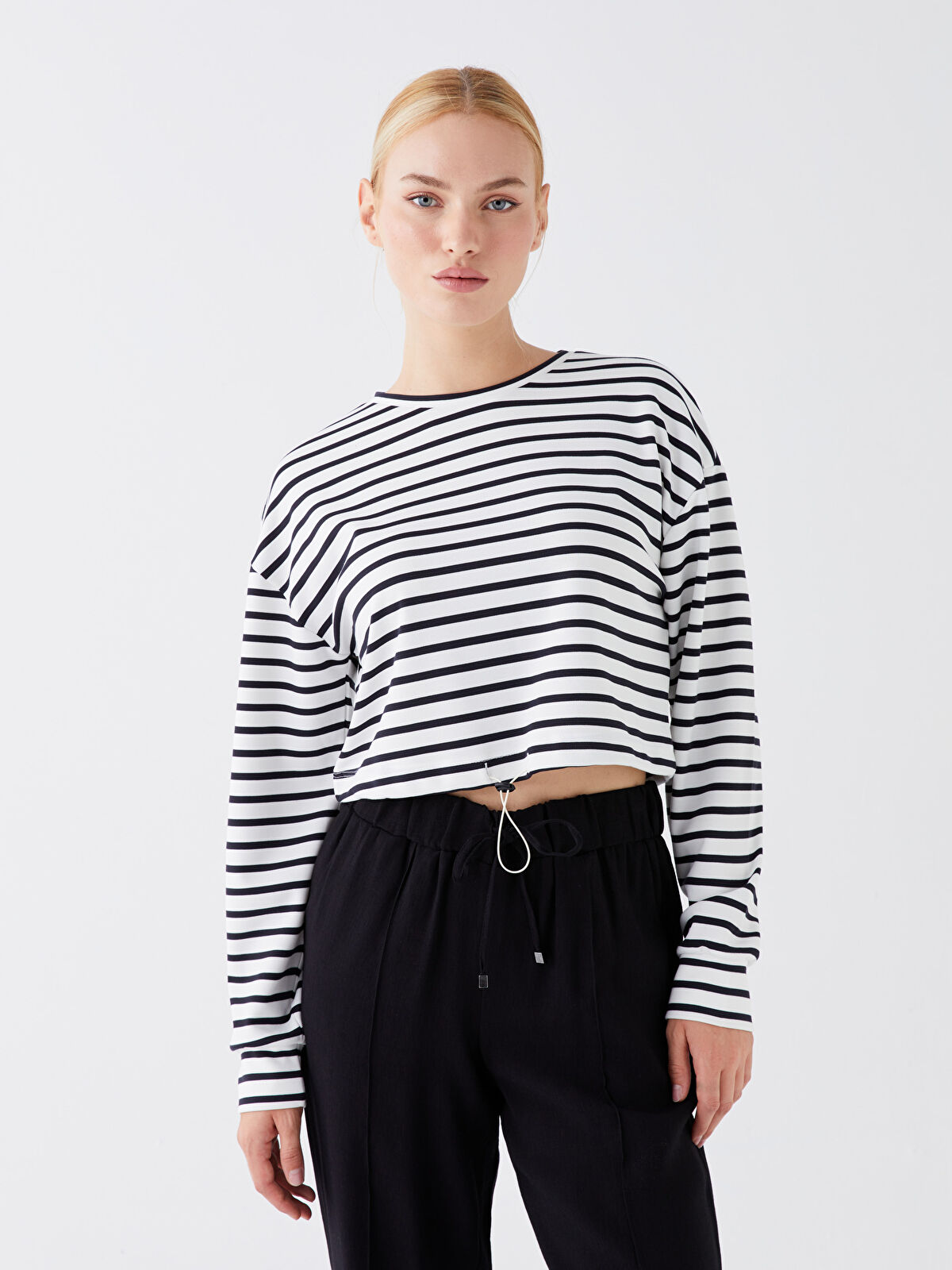 LC WAIKIKI Lacivert Bisiklet Yaka Çizgili Uzun Kollu Crop Kadın