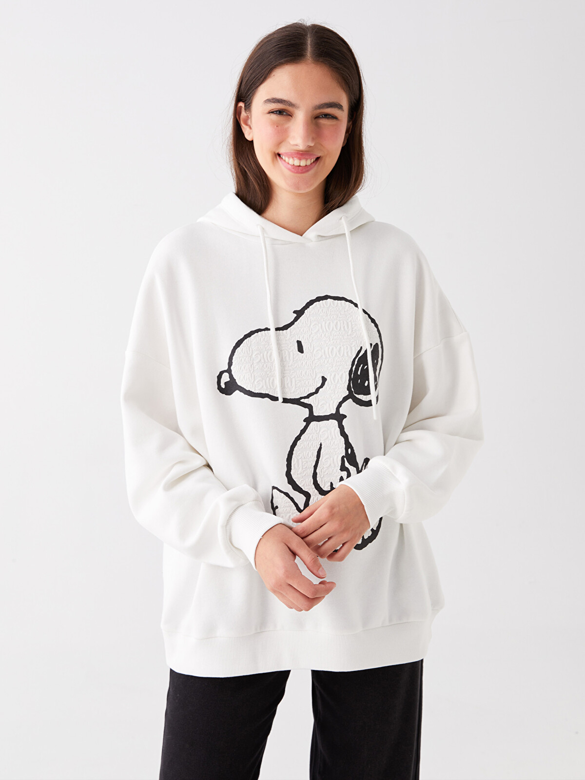 LCW Vision Beyaz Bisiklet Yaka Snoopy Baskılı Uzun Kollu Oversize