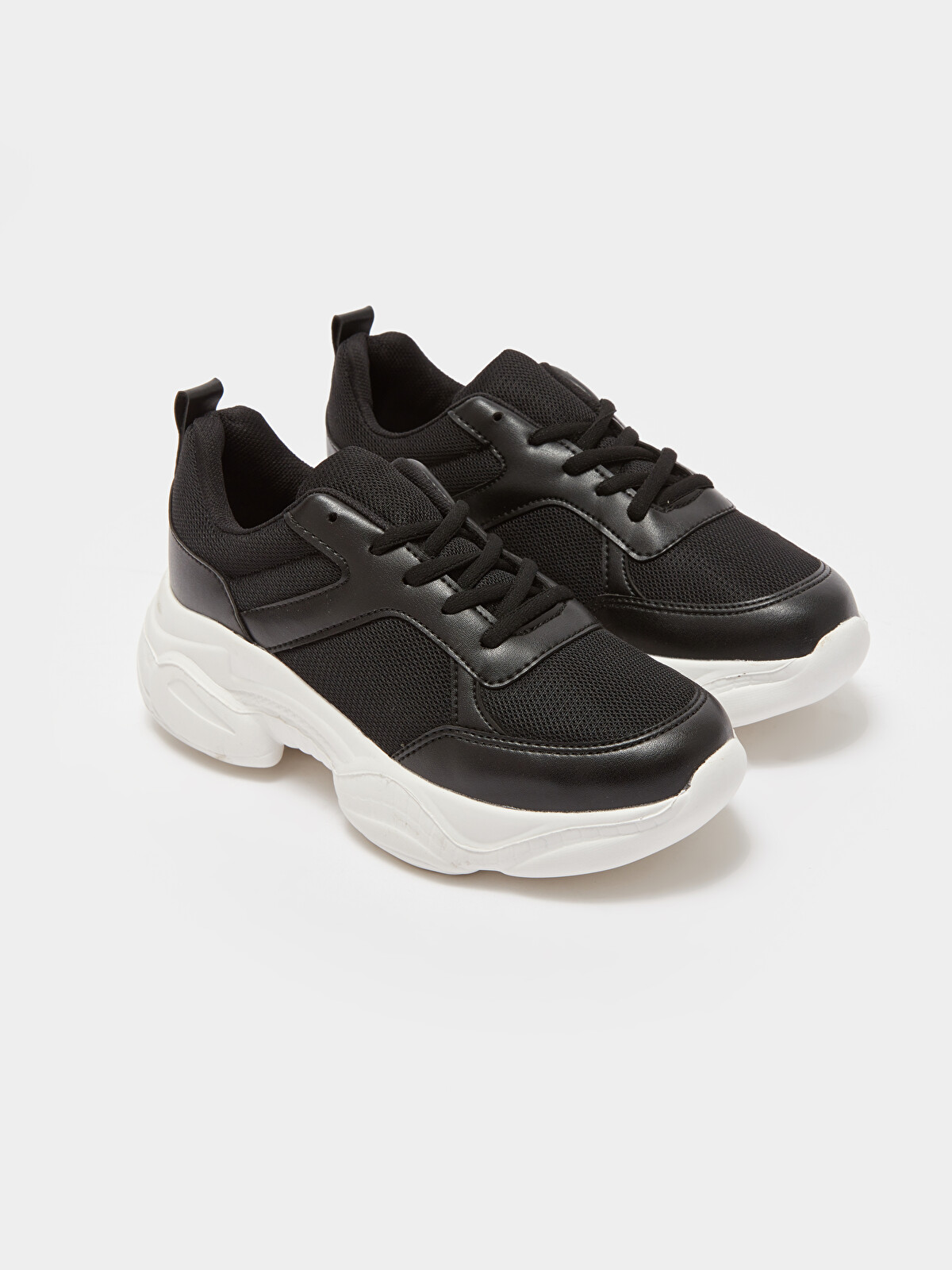 LCW STEPS Siyah Bağcıklı Kadın Spor Ayakkabı - S43376Z8-HUC | LCW LCW STEPS Siyah Bağcıklı Kadın Spor Ayakkabı - S43376Z8-HUC | LCW