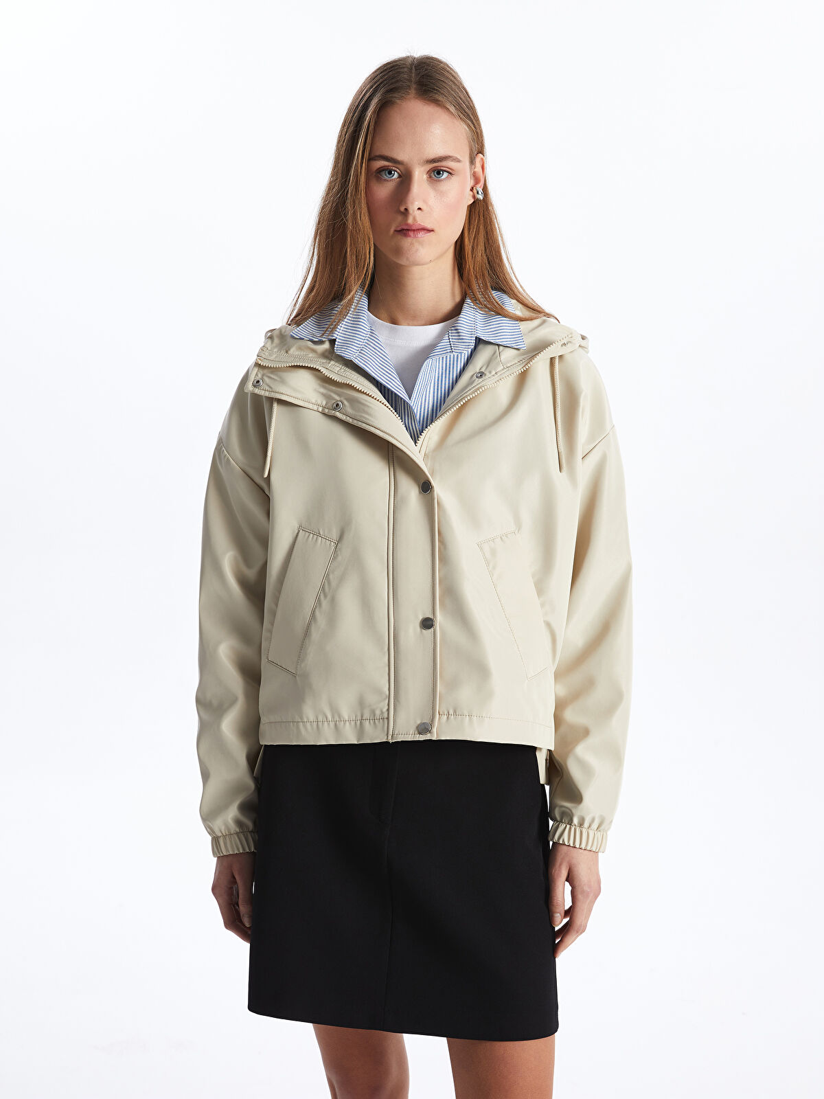 LCW Vision Bej Kapüşonlu Düz Oversize Kadın Yağmurluk - S44290Z8