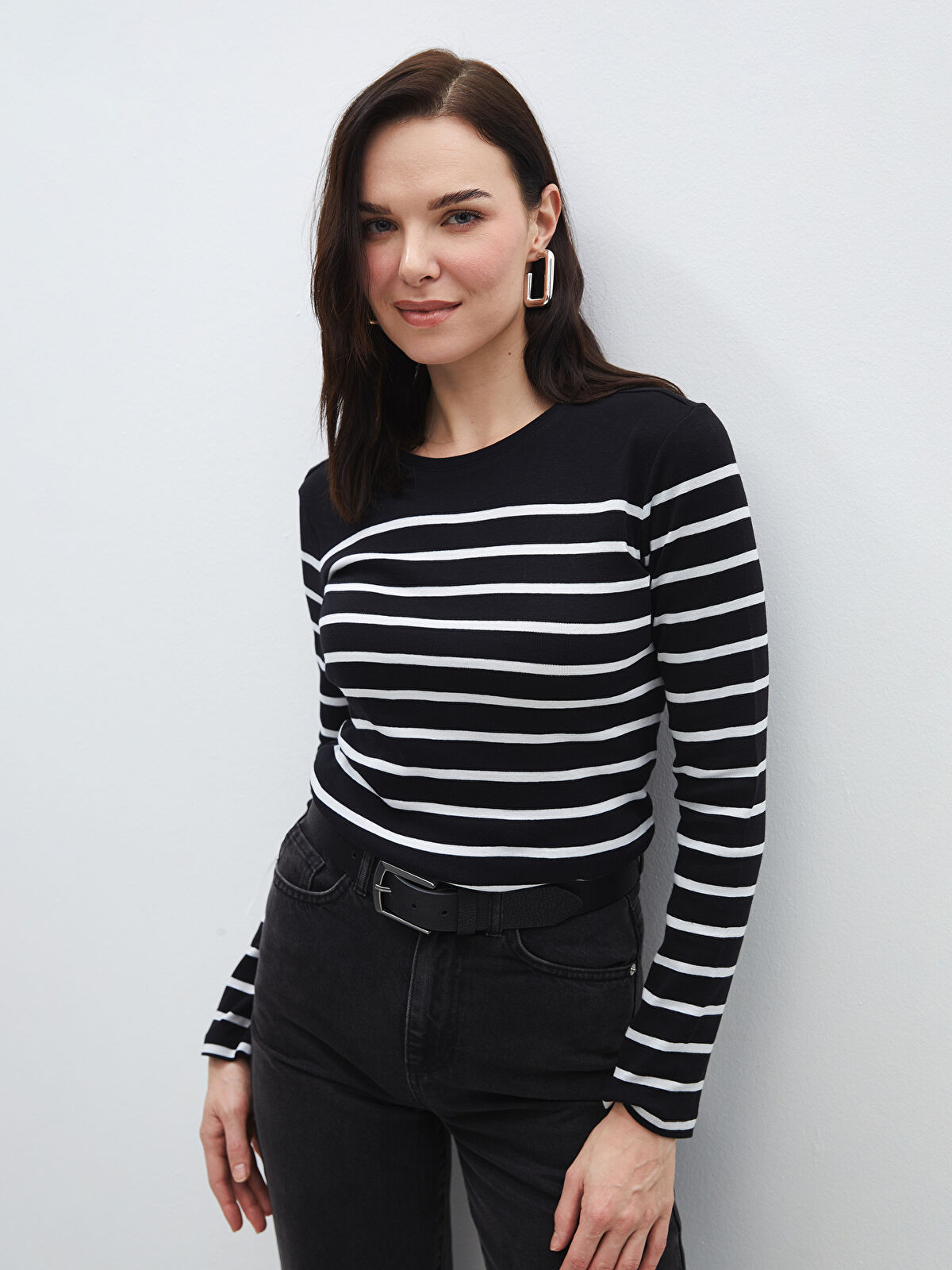 LCWAIKIKI Basic Siyah Bisiklet Yaka Çizgili Uzun Kollu Kadın