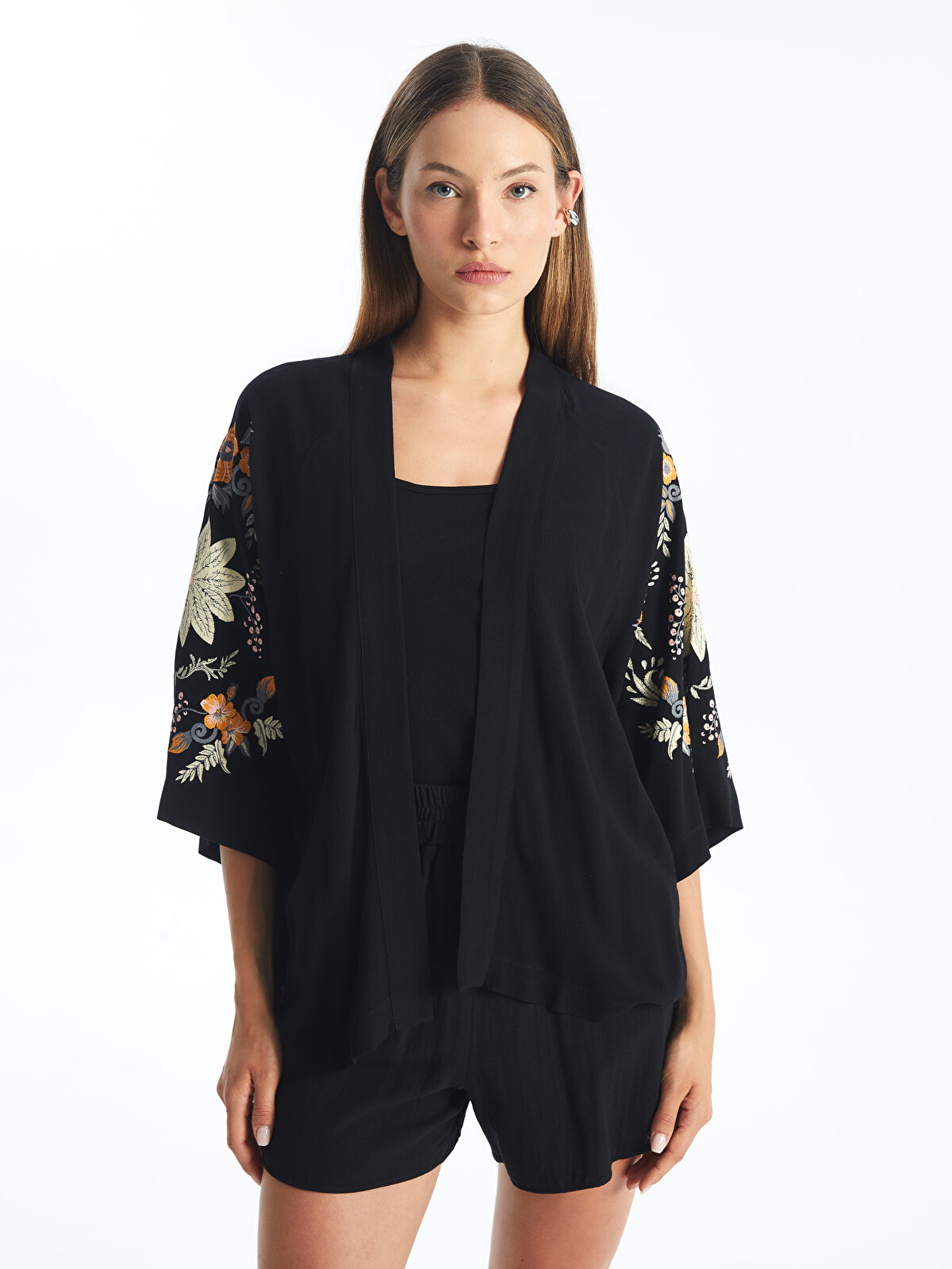 雪夜月season4 Favorite Celebration Model LCW Vision Şal Yaka Çiçekli Oversize Kadın Kimono - S4IA70Z8-CVL
