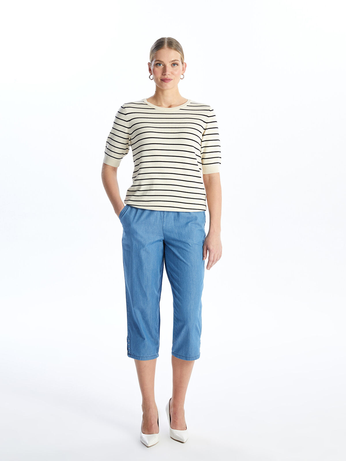 Women's Elastic Waist Straight Jean Capri -S4JH62Z8-563 - LC