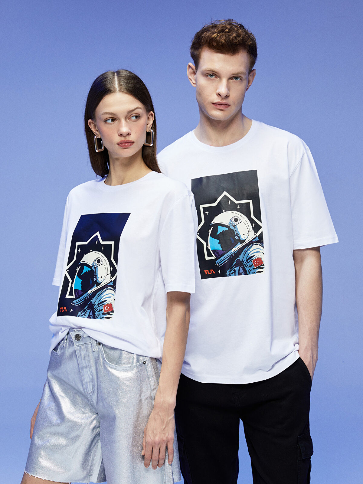 Beyaz Bisiklet Yaka TUA Baskılı Unisex Penye Tişört - S4KE18Z8-J5E