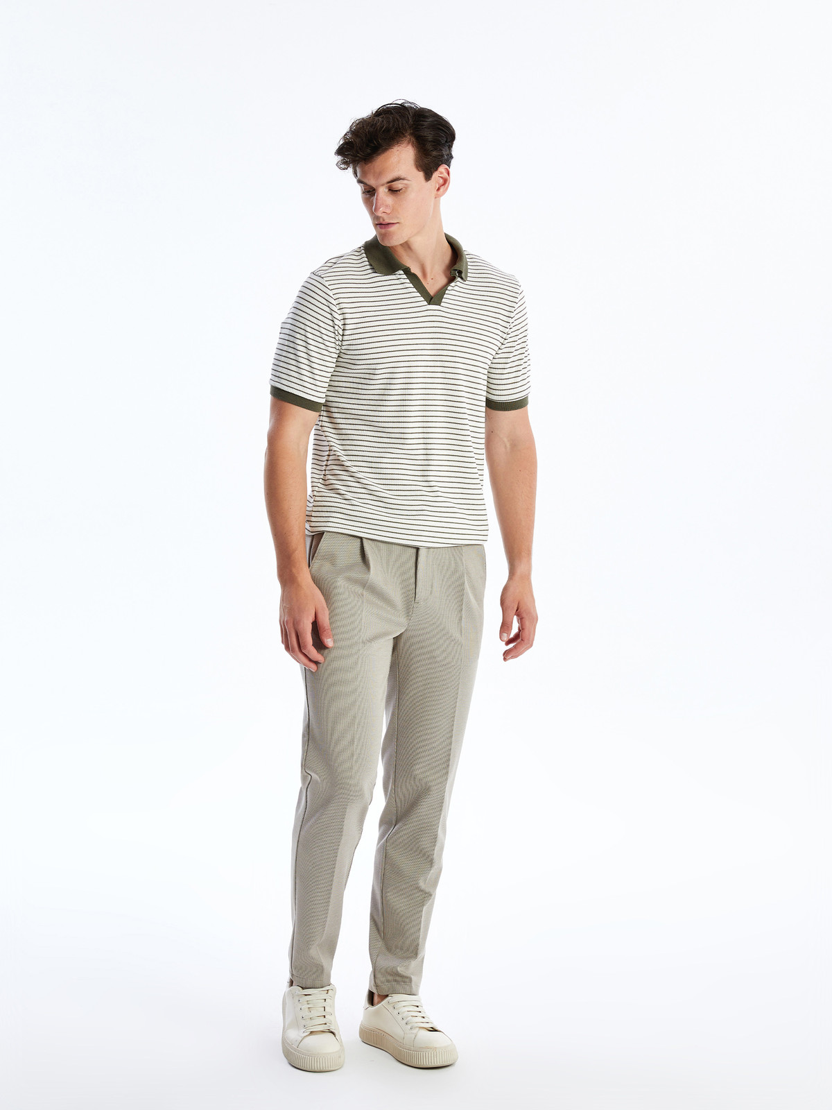 SOUTHBLUE Standard Fit Men's Trousers - W44846Z8-K6V | LC Waikiki