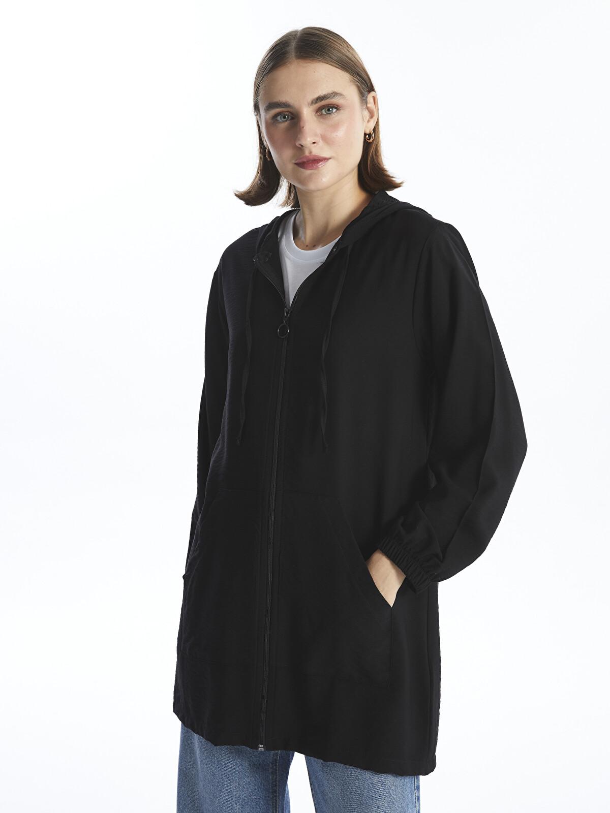 LCWAIKIKI Classic Siyah Kapüşonlu Kadın Fermuarlı Sweatshirt