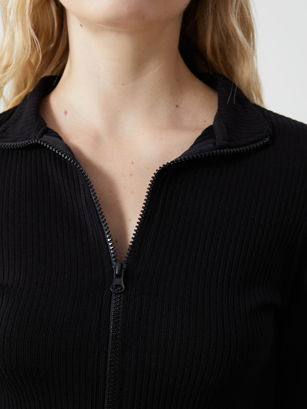 XSIDE Siyah Dik Yaka Dokulu Kadın Fermuarlı Sweatshirt - W4HB56Z8