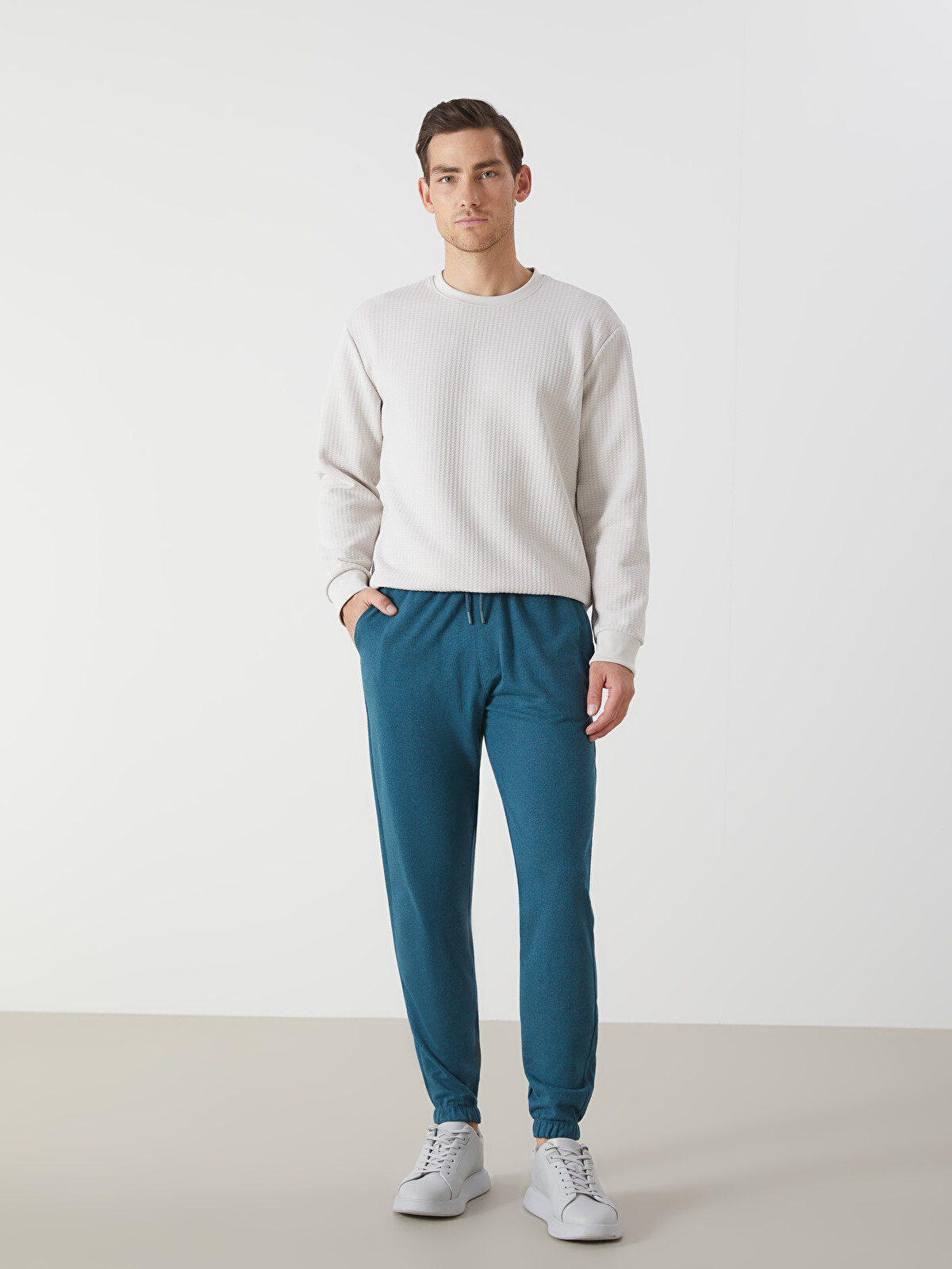 LCW ECO Standard Fit Men's Jogger Sweatpants - W4JF94Z8-M8F | LC