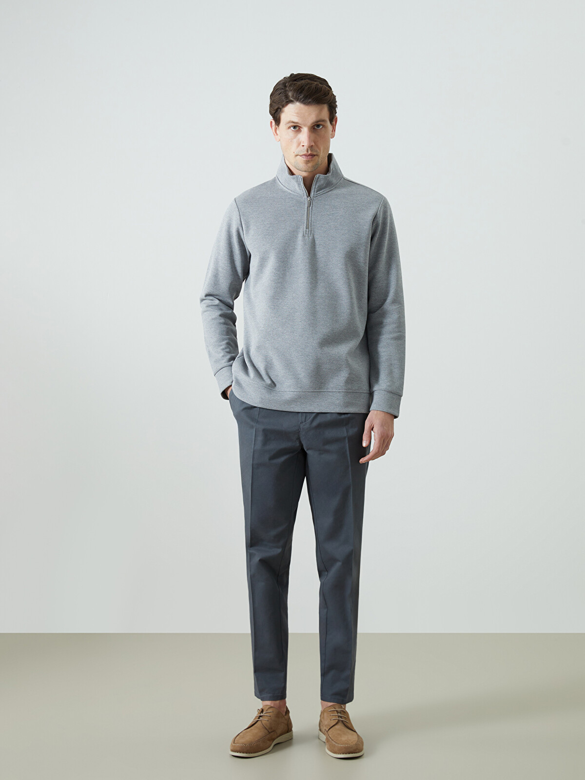 LCWAIKIKI Classic Dik Yaka Erkek Sweatshirt