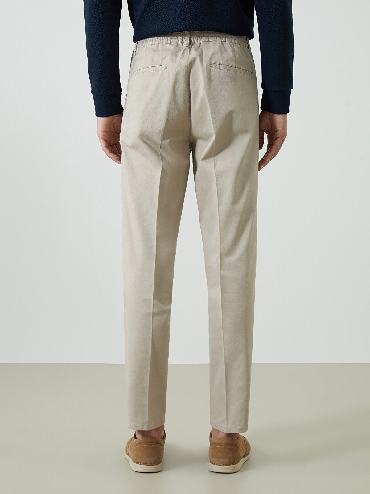 LCWAIKIKI Classic Bej Standart Kalıp Gabardin Erkek Pileli Chino